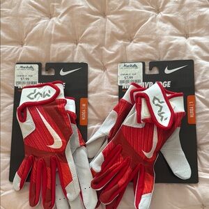 Nike Dynamic Red and White Sports Gloves